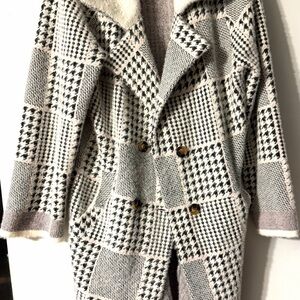 Stylish Women's Houndstooth Urban Closet Coat
